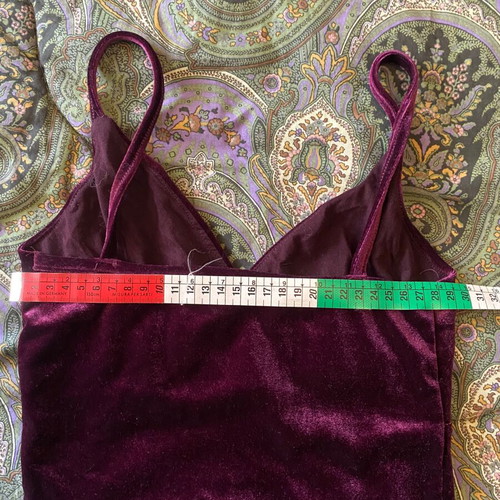 Velvet top like new, burgundy color