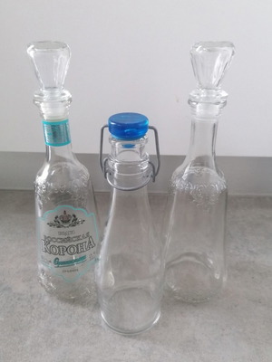 Glass collectible bottles like new, set of 3, 750ml and smaller