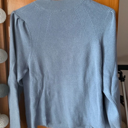 Stradivarius women's knit blue like new, size M