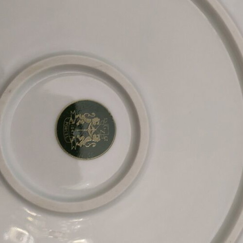Serving platter like new, large and somewhat deep