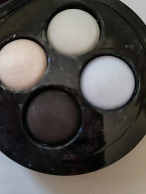 Mac mineralise σκιές μεταχειρισμένες, μόνο η μαύρη ελάχιστα χρησιμοποιημένη