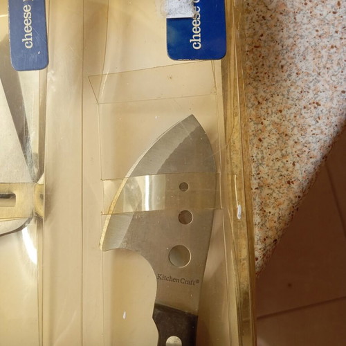 Cheese knives new, set of 3 pieces