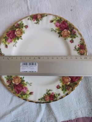 Royal Albert Old Country Roses Plate 21cm like new