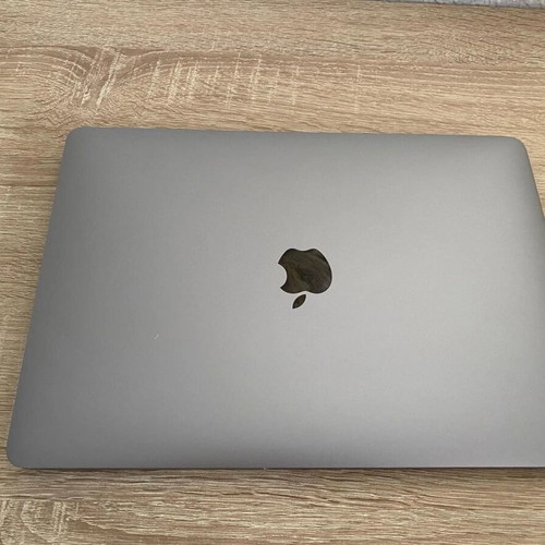 Apple MacBook Pro 13-inch (2017) Space Gray, 16GB RAM, 256GB SSD