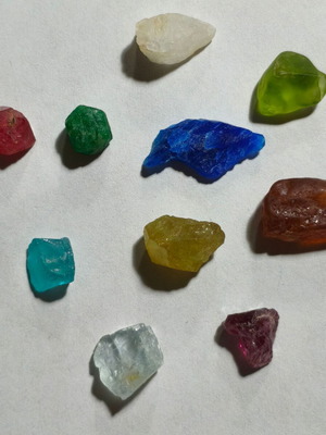 Lot of 10 natural precious stones new