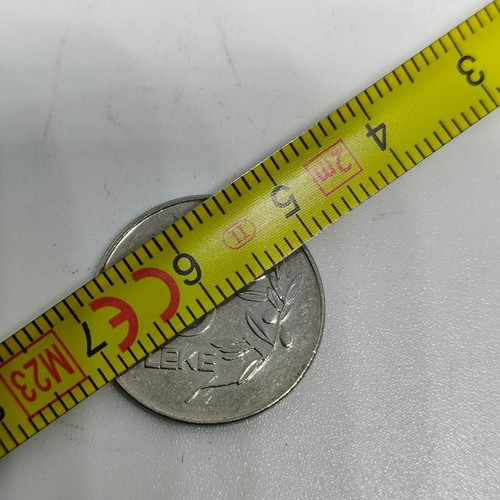 Collectible 5 Lekë coin Albania 1995 like new replica