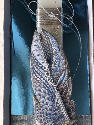 Candle with macrame bracelet and handmade box new