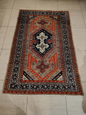 Silk rug 130x195 cm