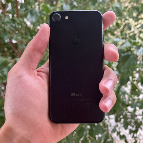 iPhone 7 unlocked 32GB used, Touch ID not working, black