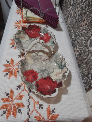 Trimar hors d'oeuvre dish new with beautiful serving design