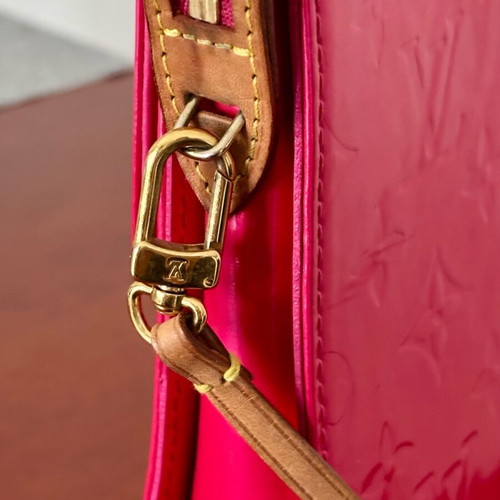 Louis Vuitton Mott Vernis shoulder bag like new, fuchsia