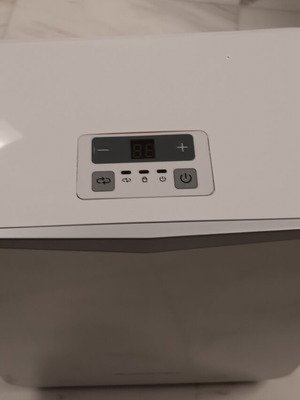 Ariston dehumidifier lightly used
