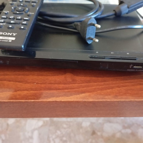 Sony DVP-SR370 CD/DVD player like new