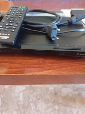 Sony DVP-SR370 CD/DVD player like new