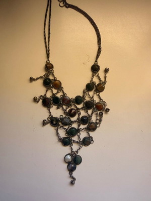Alpaca necklace with multicolored stones