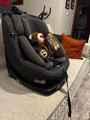 Maxi Cosi Axiss Fix Plus Nomad Graphitte Grey παιδικό καθισματάκι αυτοκινήτου μεταχειρισμένο 0 έως 4 ετών