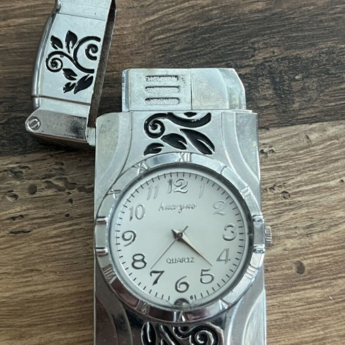 Metal Lighter with Quartz Watch like new, silver windproof