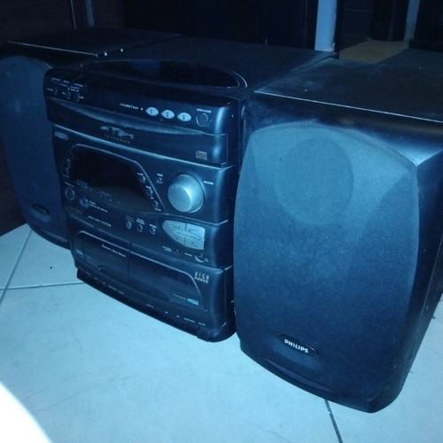 Philips FW365C/22 Mini Hi-Fi Stereo System used with CD, cassette, radio