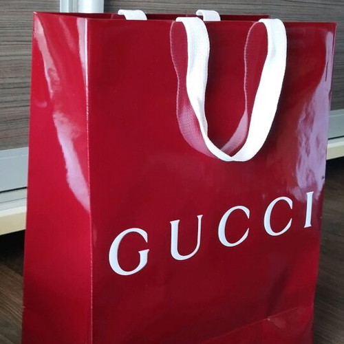 GUCCI τσάντα χαρτόνι και κορδέλα σαν καινούργια 14×35×26