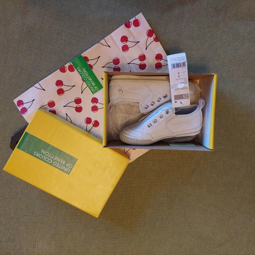 Benetton children's sneakers size 25, white