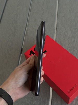 OnePlus 12 5G Dual SIM smartphone 12/256GB Silky Black