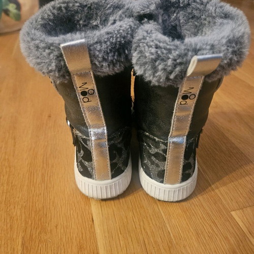 Mod8 girls' boots used, size 28