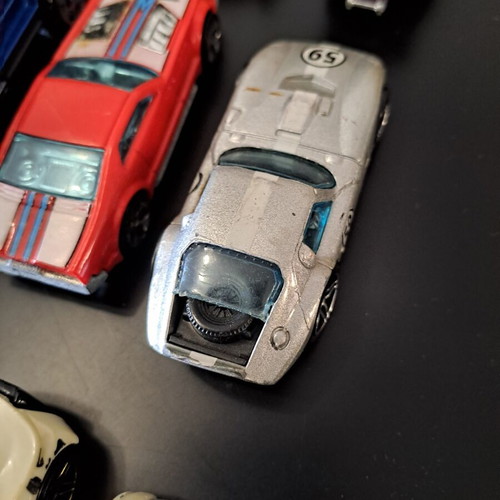 Συλλογή 9 αυτοκινητάκια Hot Wheels, vintage και μοντέρνα μοντέλα