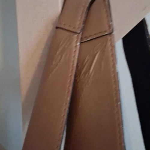 Women's shoulder bag used, tan color with zipper