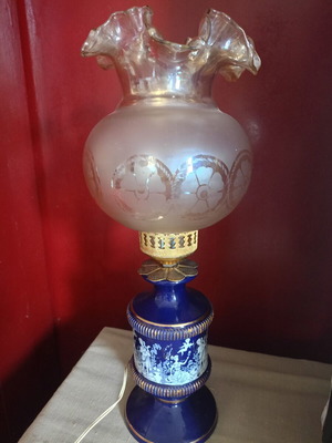 Vintage porcelain lamp height 40 cm, like new, wiring needs replacement