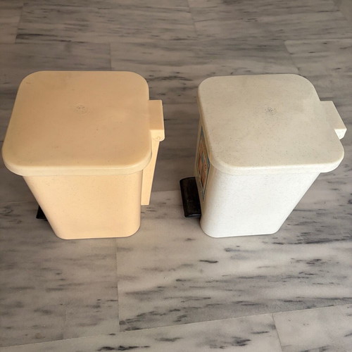 Pedal bin 7.5lt like new, plastic bathroom waste container