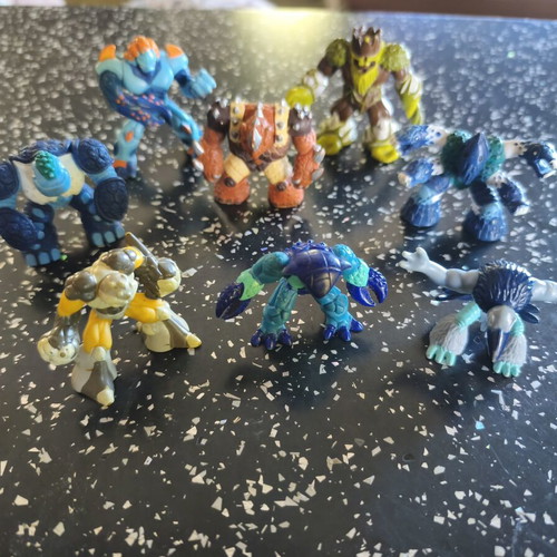 Gormiti figures, pack of 8