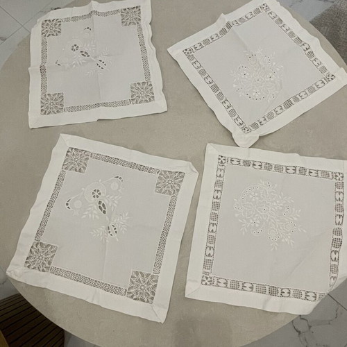 Mini doilies set of 4, two different designs