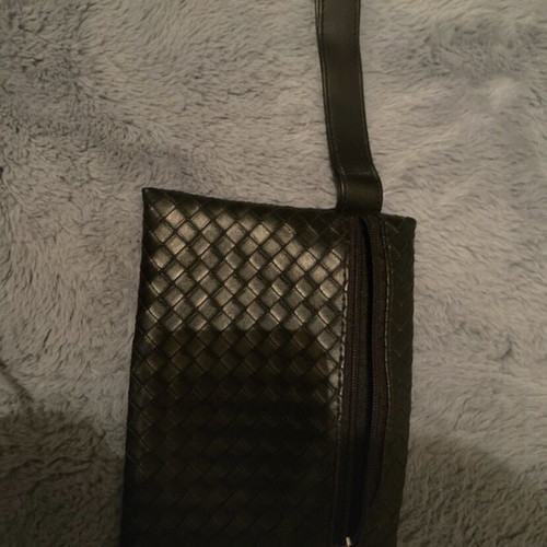 Toiletry bag like new, black, 18x15 cm, zipper closure