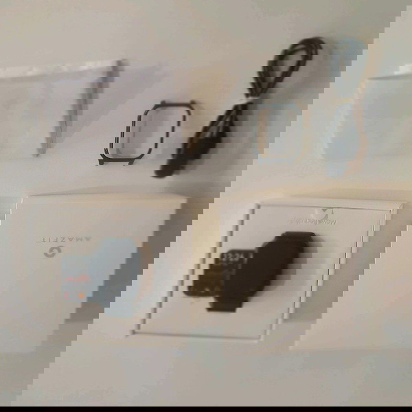 Ρολόι smartphone+ δωρο αλλο ενα (σπασμένο)
