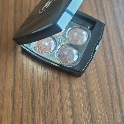 Chanel Les 4 Ombres Boutons 219 Boutons Couture eyeshadow palette like new