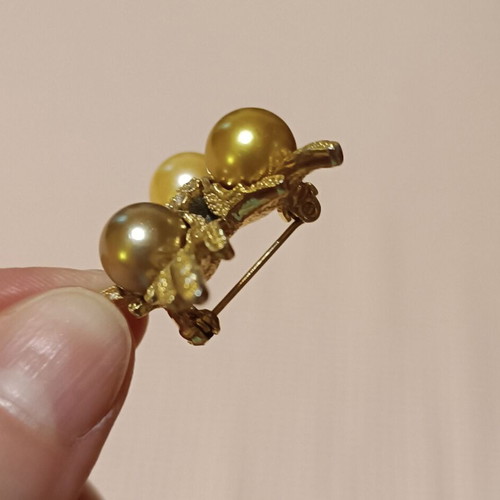 Vintage pin used, excellent condition