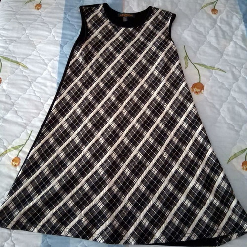Attrattivo sleeveless dress black and white like new