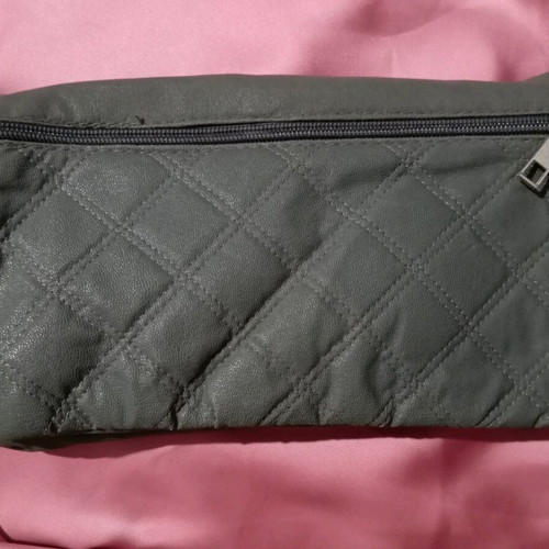 Shoulder bag used, grey leather with detachable chain