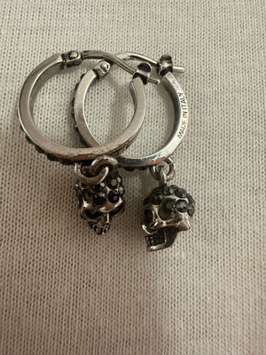 Alexander McQueen обеци с шипове сребърни, като нови, с липсващ малък камък