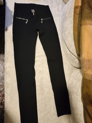 Black leggings with gold details size M used