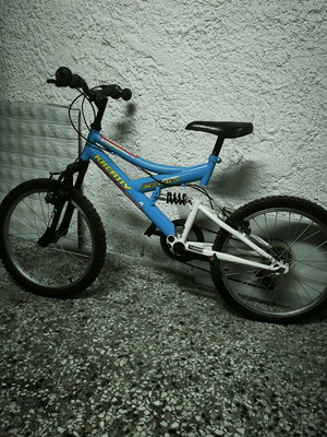 Children's bicycle with suspension like new