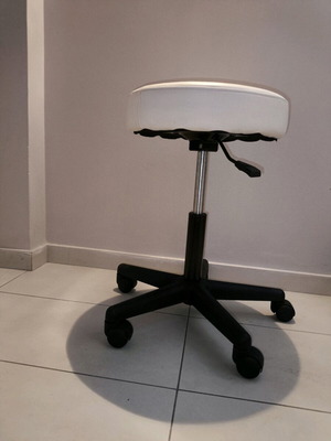 Gas Lift Beauty Stool used, white color