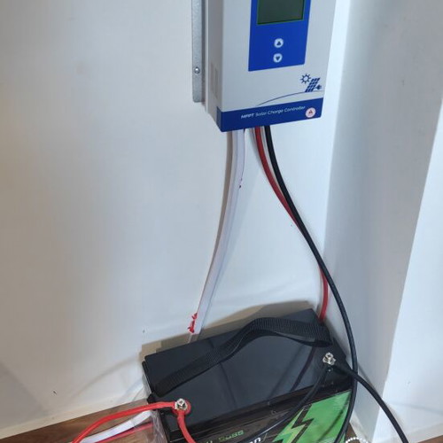 Dattouboss 12.8v 100ah Inverter 2000watt Easun 60 A New