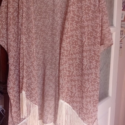 Kimono with soft color and fringes