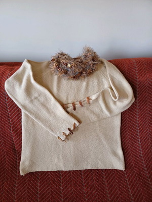 Knitted sweater like new with collar and sleeve designs beige