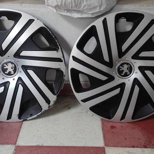 Peugeot 15 Aero Nateo hubcaps used, set of two