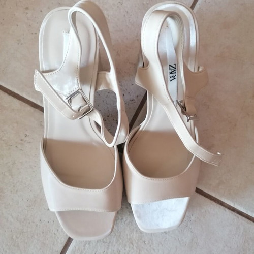 Zara sandals new, size 38, beige platform