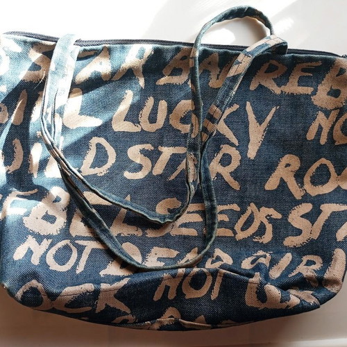Denim shoulder bag Extreme like new with graffiti prints