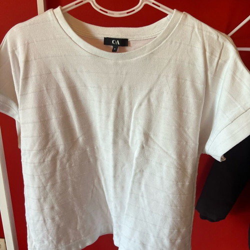 Short-sleeve white shirt size M, like new