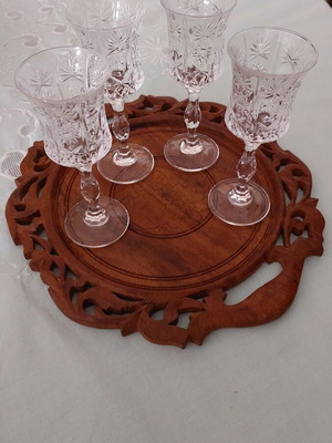 Set of 4 vintage crystal liqueur glasses 13cm and carved wooden tray 27cm like new